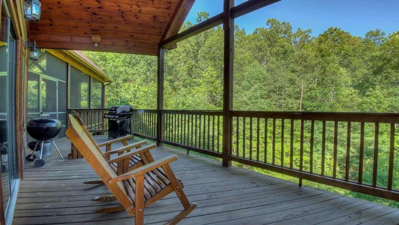 All Decked Out Blue Ridge Exterior photo