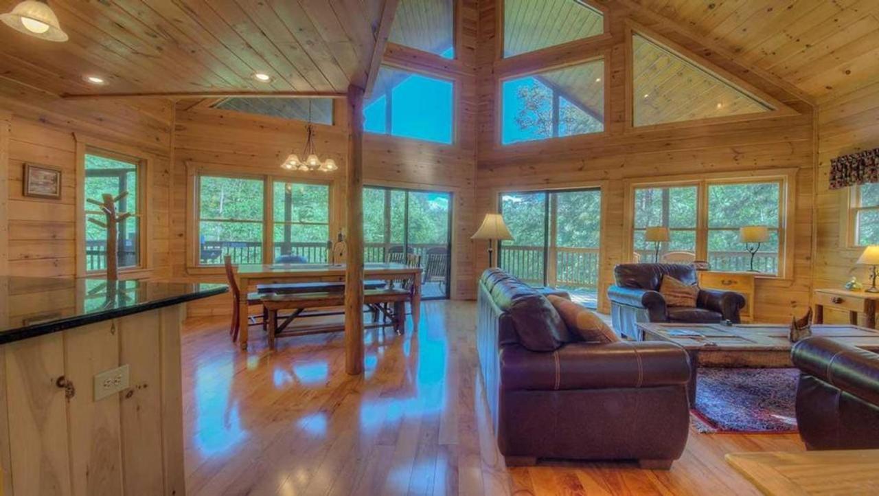 All Decked Out Blue Ridge Exterior photo