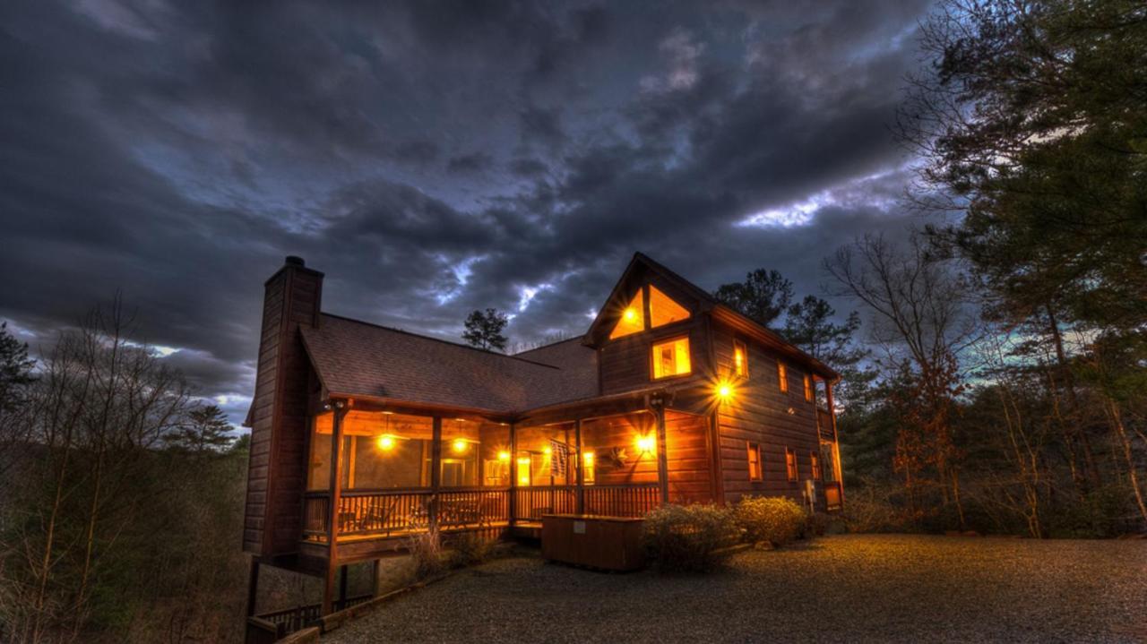 All Decked Out Blue Ridge Exterior photo